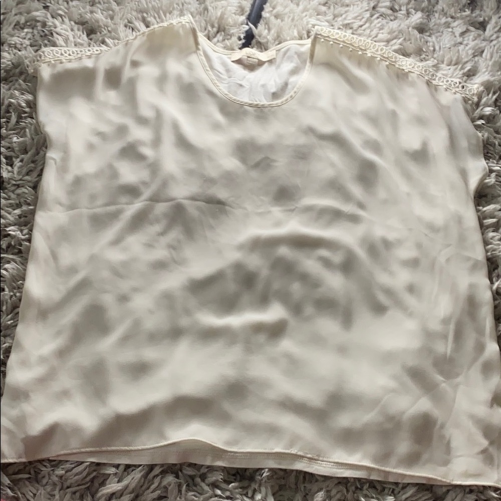 Cute sheer top 🤍